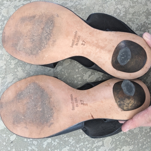 Cydwoq Vintage Leather Open Toe Booties - Picture 15 of 16